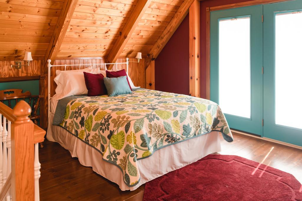 The Lake House A Hidden Gem Sleeps 4 Columbia ภายนอก รูปภาพ